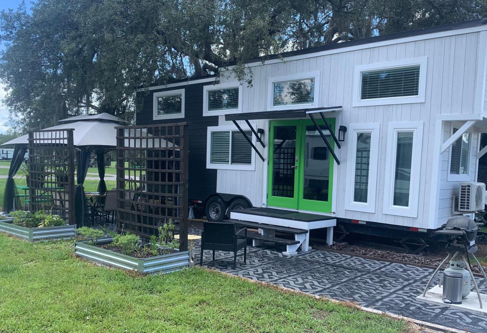 Villa Pet Friendly, Modern Tiny House In Vibrant Clermont Exterior foto